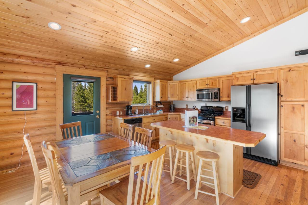Lazy Fox Cabin West Yellowstone Εξωτερικό φωτογραφία