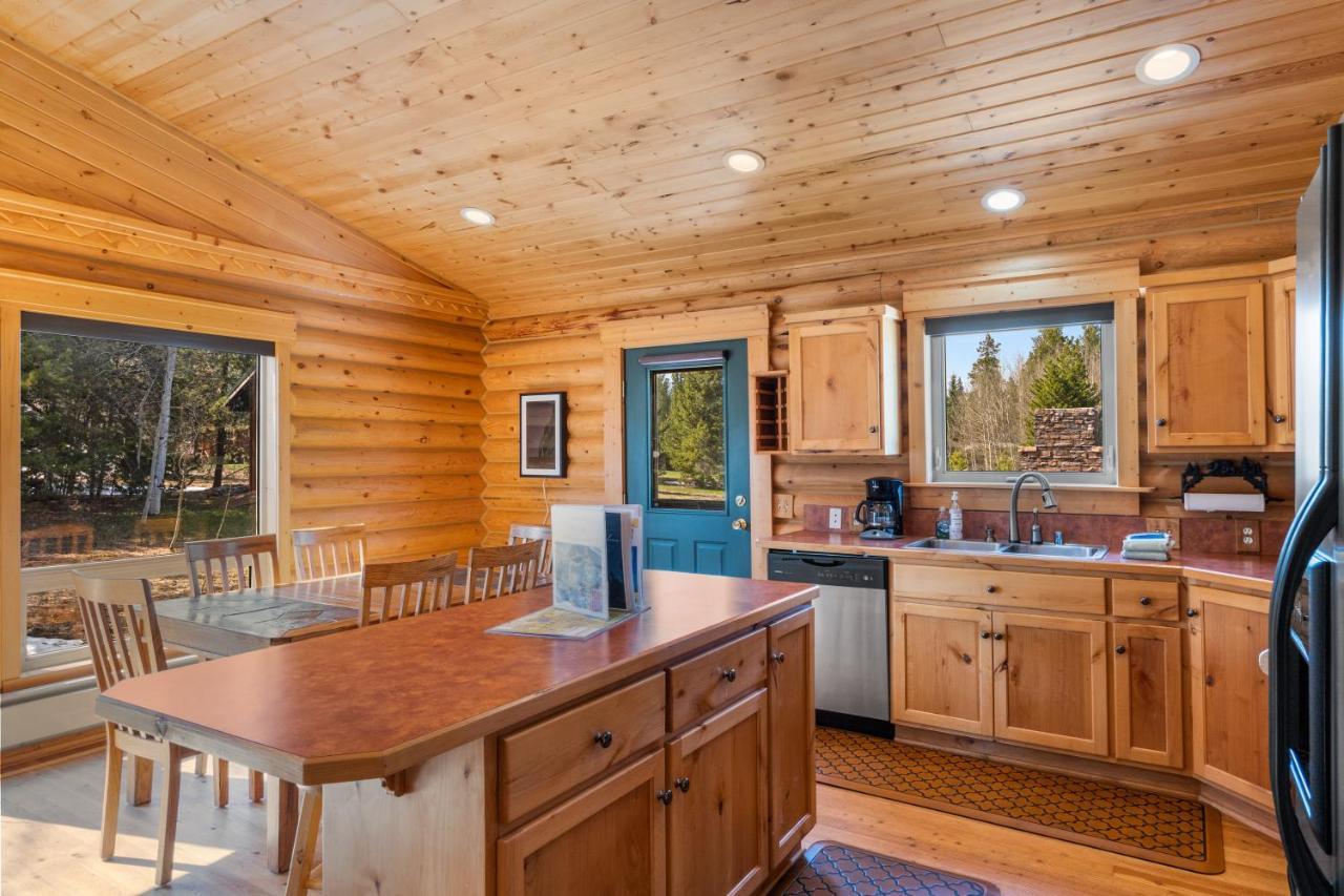 Lazy Fox Cabin West Yellowstone Εξωτερικό φωτογραφία