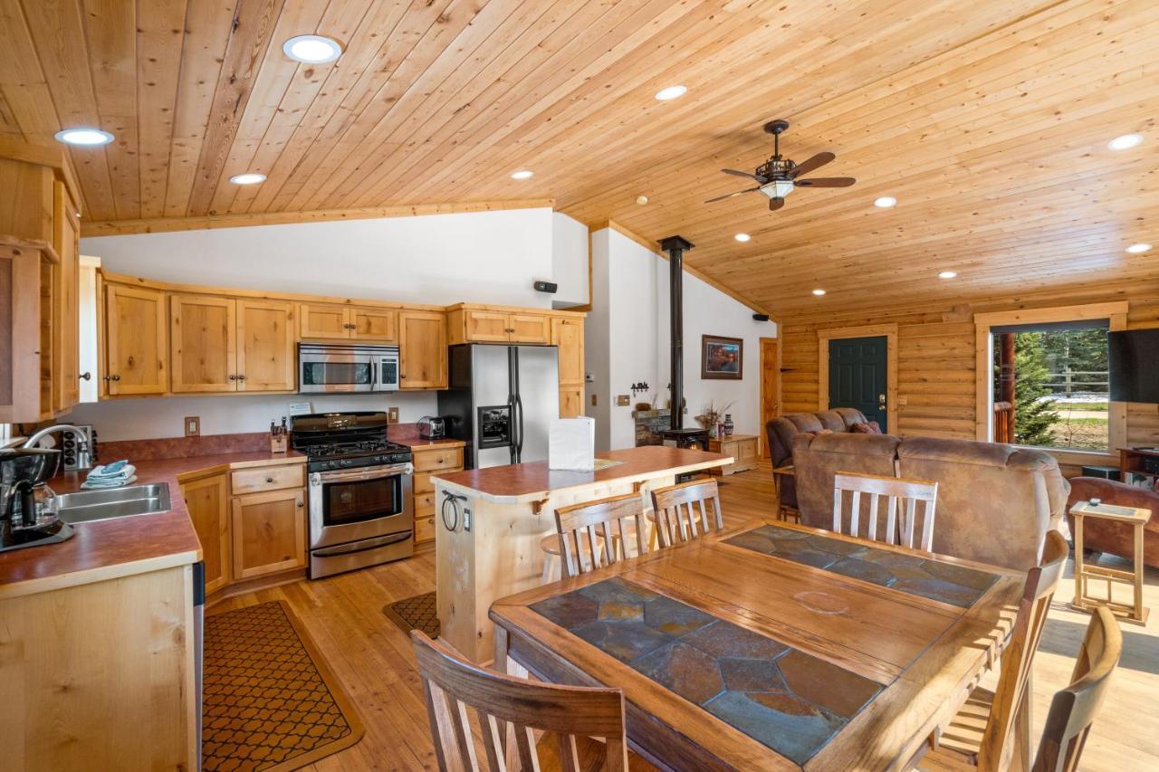 Lazy Fox Cabin West Yellowstone Εξωτερικό φωτογραφία